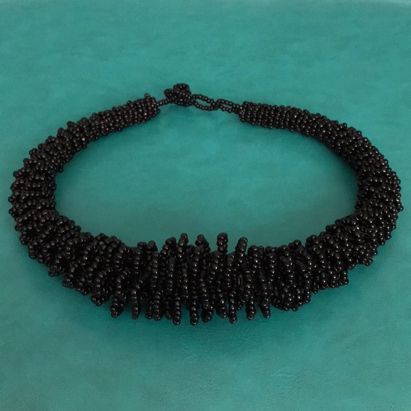 Jewelry - Mod chunky beaded statement choker
